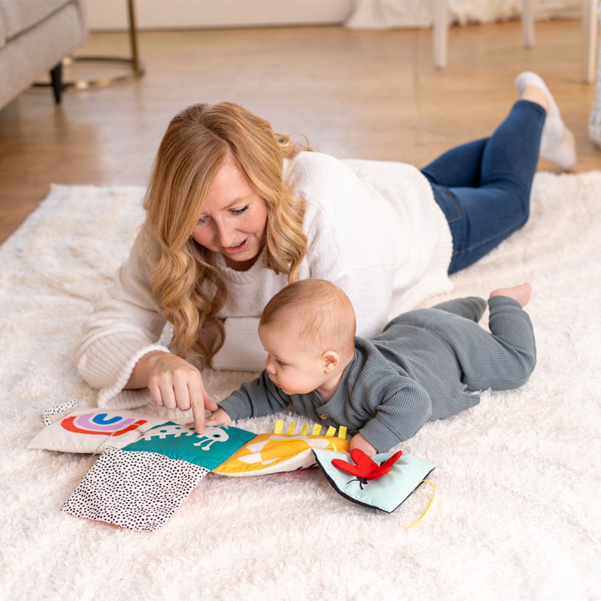 Wimmer Seek & Peek Book